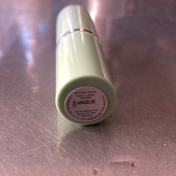 Clinique different lipstick: Angelic - Picture 2 of 2